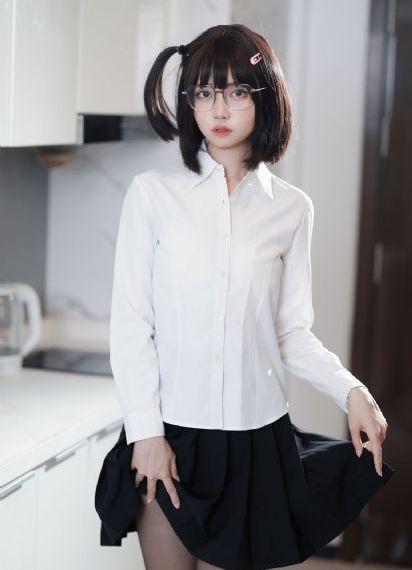 戚薇