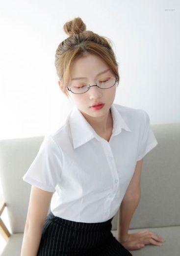 温柔善良的女秘书