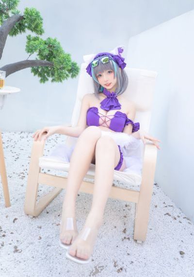 年轻的母亲高清