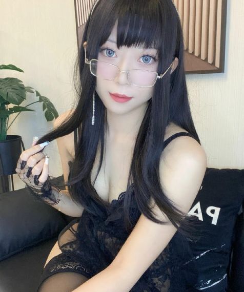 老卫和淑蓉的船上生活视频